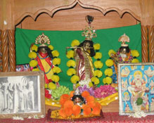 Божества в Сурабхи-кунджа Гаудия-матхе